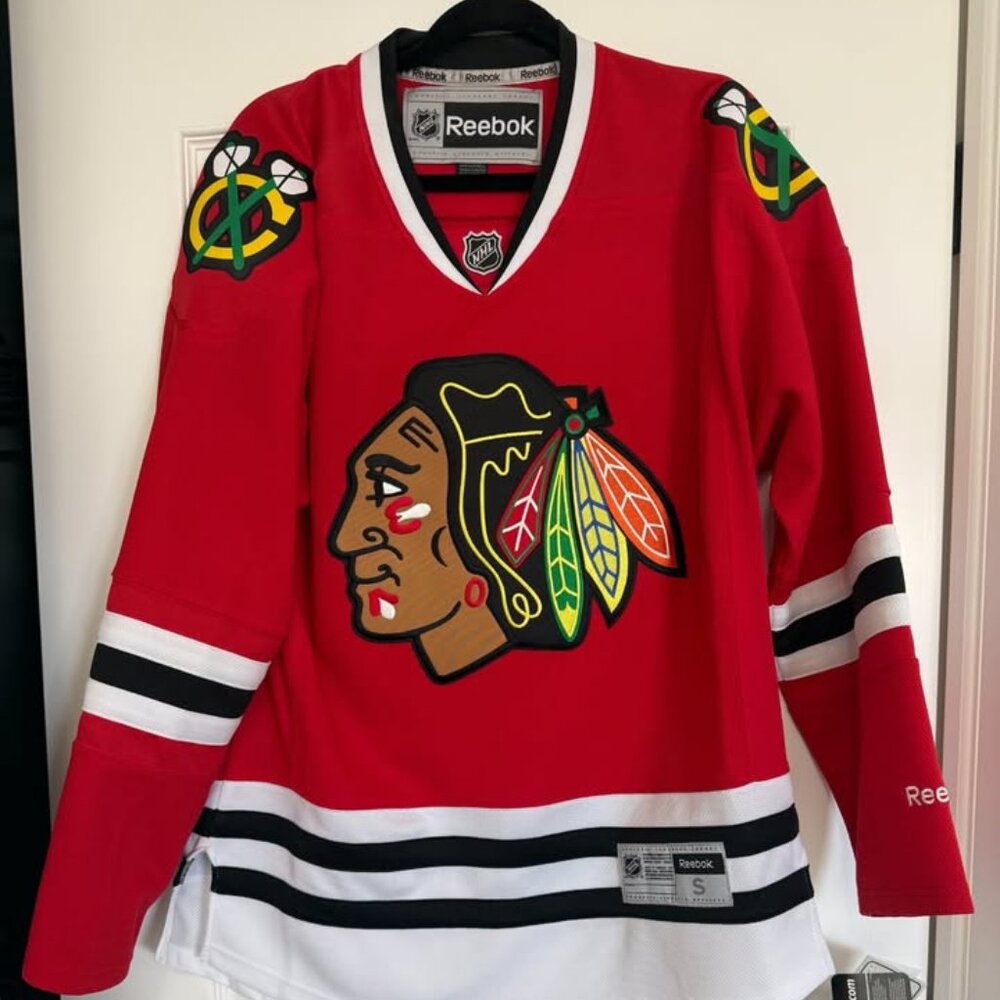 BNWT Chicago Blackhawks Jersey - Size S